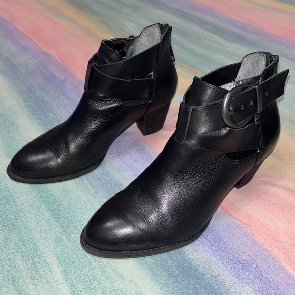 Vionic Rory Leather Open Side Back Zip Women’s US size 7.5 Heeled Ankle Boots. - Picture 3 of 8